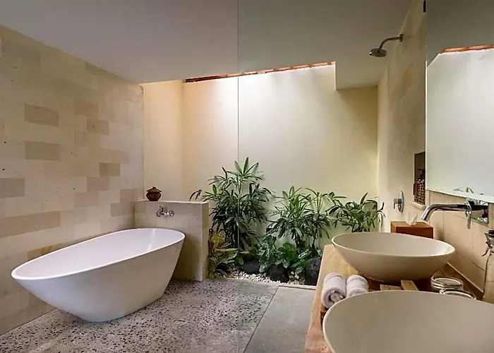 Anandathu - Tropical Pool In Canggu Hotel 5*